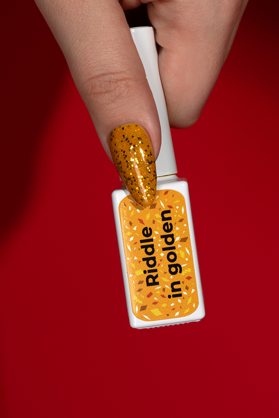 Дизайн ногтей. Товар: MoodNail, Riddle in golden - гель-лак с витражным эффектом с блестками, 10 гр