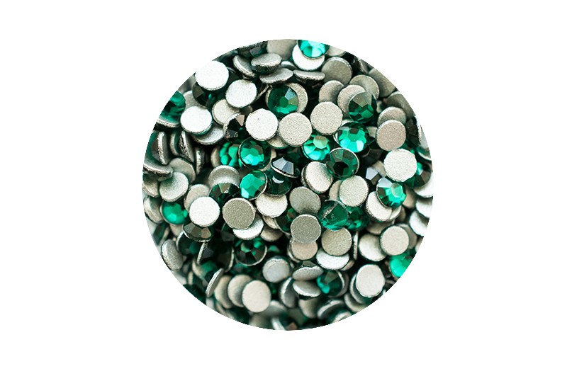 Стразы граненное стекло "Emerald", ss6 (2 мм), 30 штук