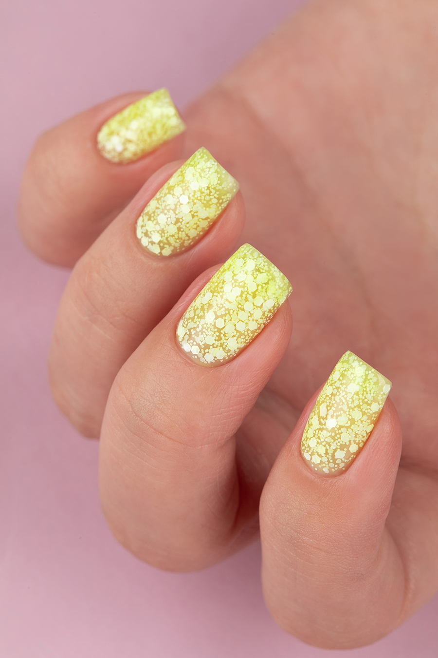 Дизайн ногтей. Товар: MoodNail, Holi Festival - гель-лак с блестками (Yellow) 10 гр