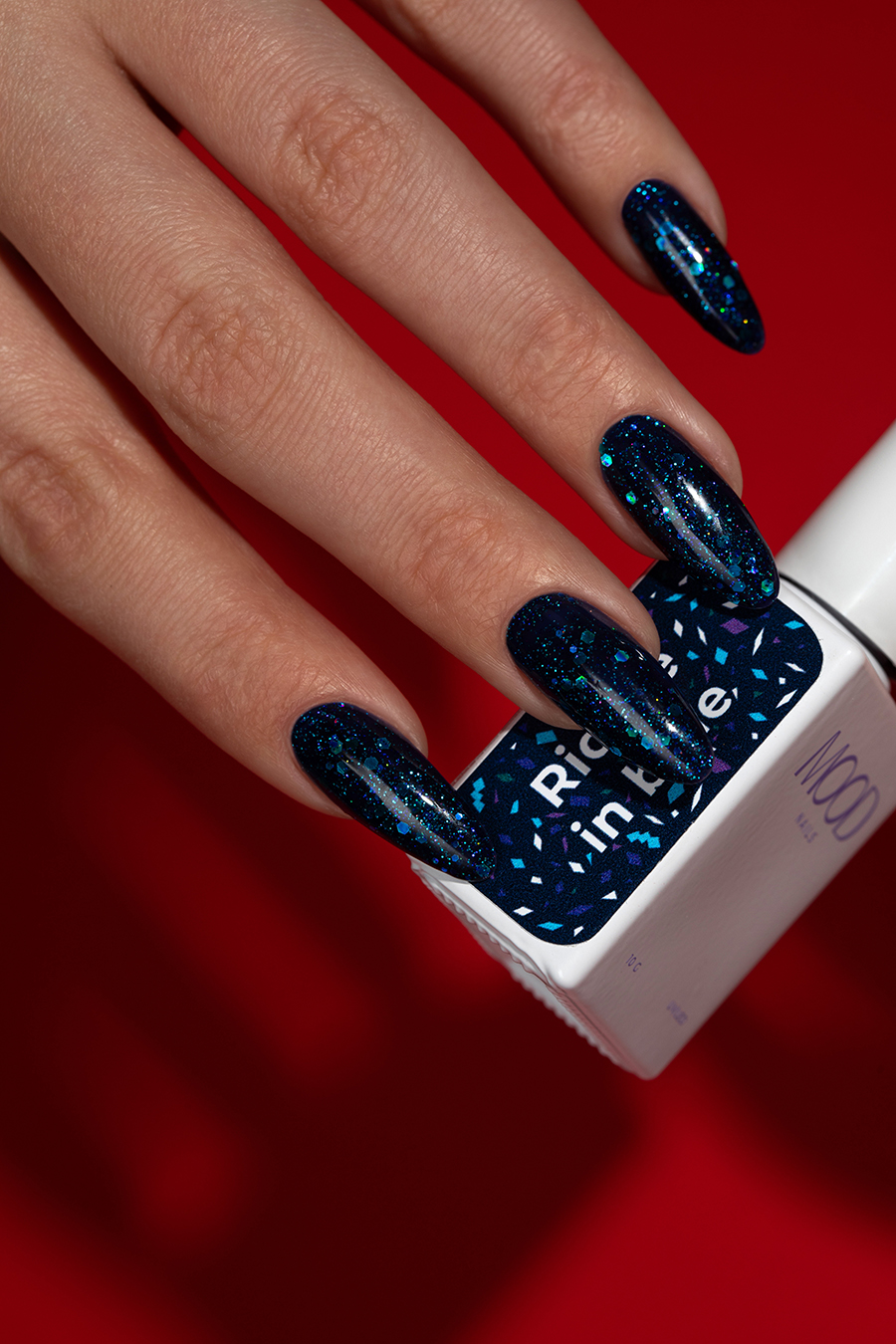 Дизайн ногтей. Товар: MoodNail, Riddle in blue - гель-лак с витражным эффектом с блестками, 10 гр