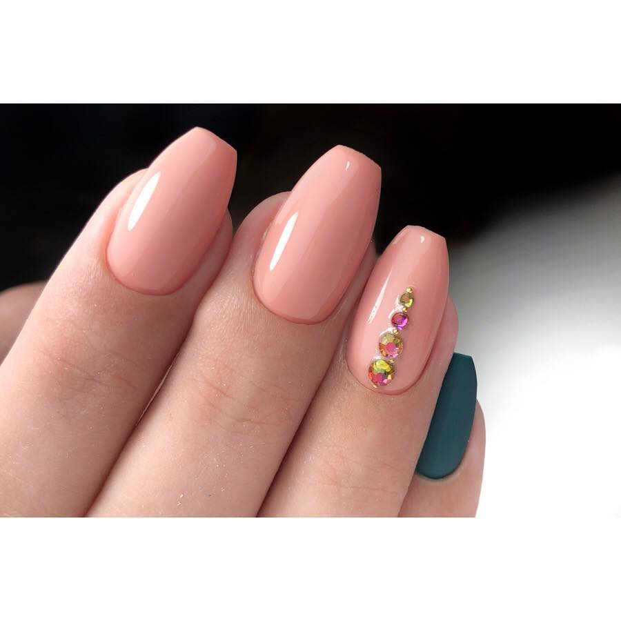 mtvrost_nails