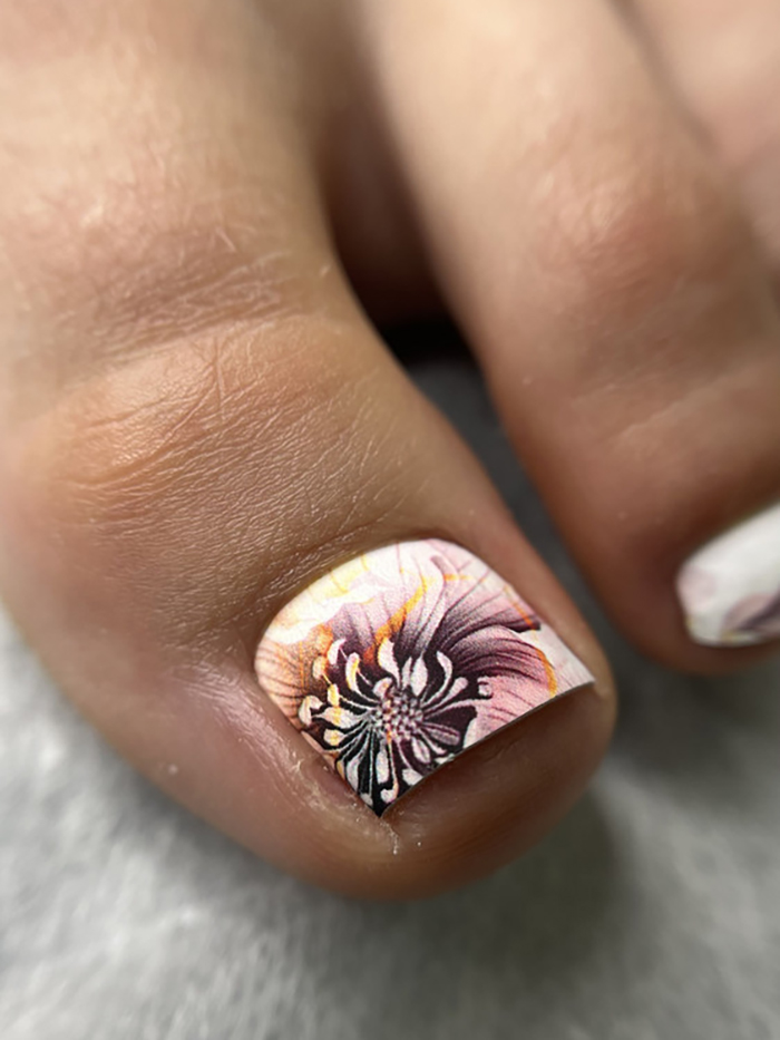 Дизайн ногтей. Товар: Anna Tkacheva, набор №19 наклейки пленки для педикюра (Цветы), 3 шт