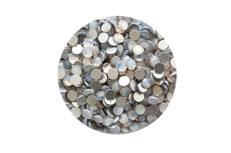 Стразы граненное стекло "Opal white" , ss6 (2 мм), 30 штук