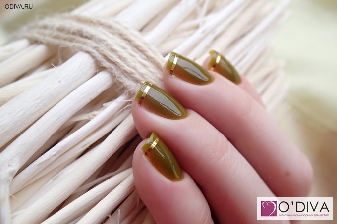 Оливка с золотом в маникюре и дизайне ногтей