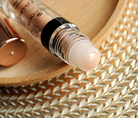Essence, роликовый хайлайтер Glow My Mind! (т.01 Glow Roller)