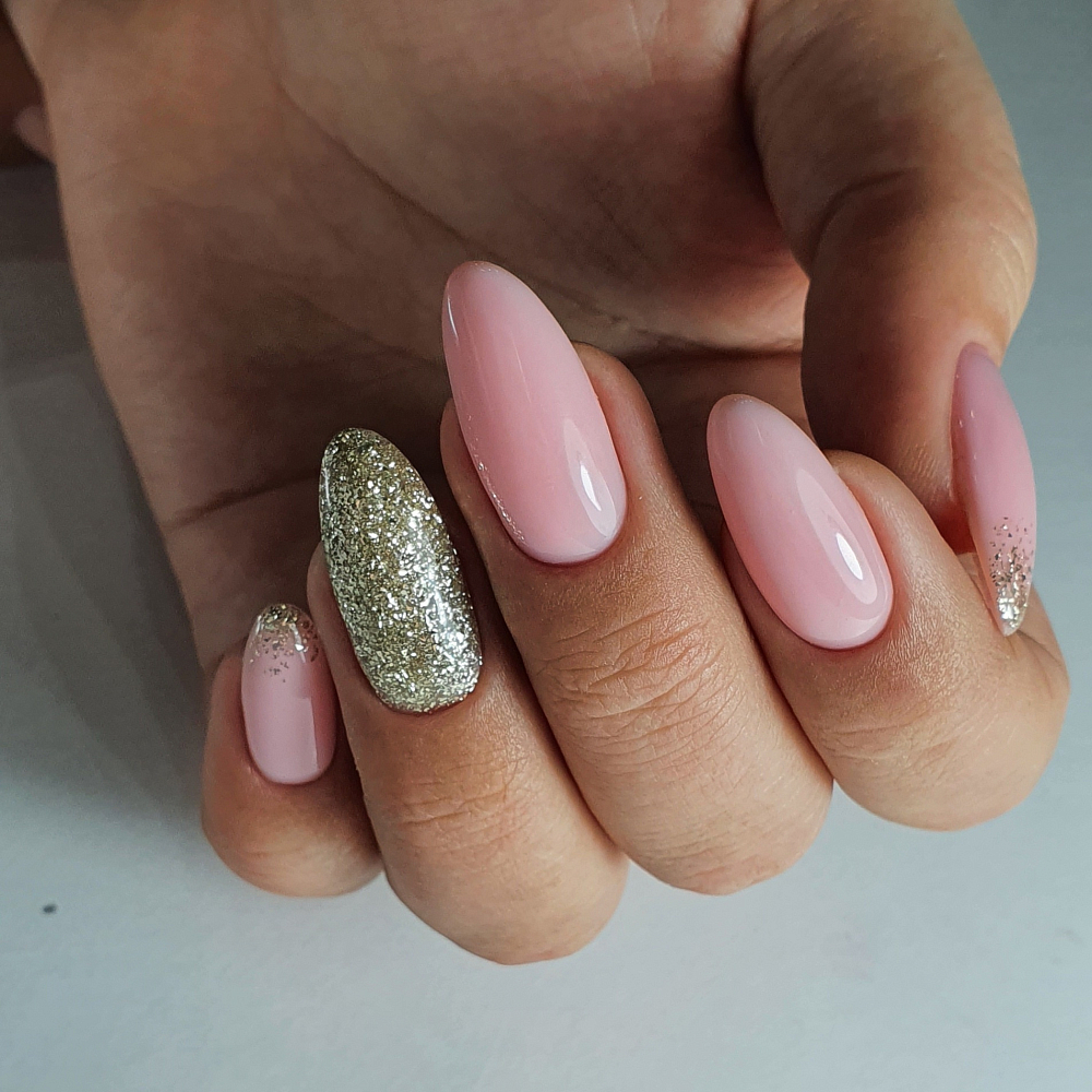 Дизайн ногтей. Товар: BSG, Colloration Hard - цветная жесткая база №63, 20 мл