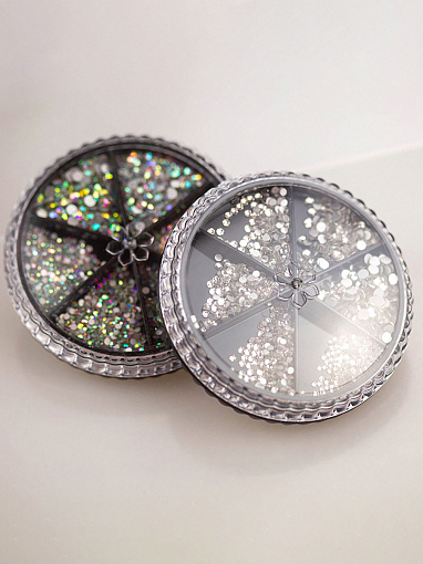 Набор Стразы стекло микс White SS3-10 в банке-органайзер (белый и голография), 2 х 1440 шт Набор Стразы стекло микс White SS3-10 в банке-органайзер (белый и голография), 2 х 1440 шт