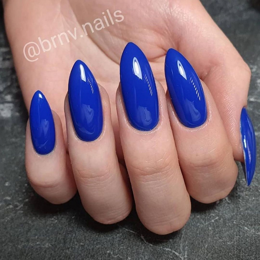 Мастер:  @brnv.nails (https://www.instagram.com/brnv.nails/)