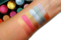 Makeup Revolution, Carmi Make Magic Shadow Palette - палетка теней