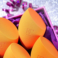 Real Techniques, спонж для макияжа (Miracle Complexion Sponge + Travel Sponge Case)