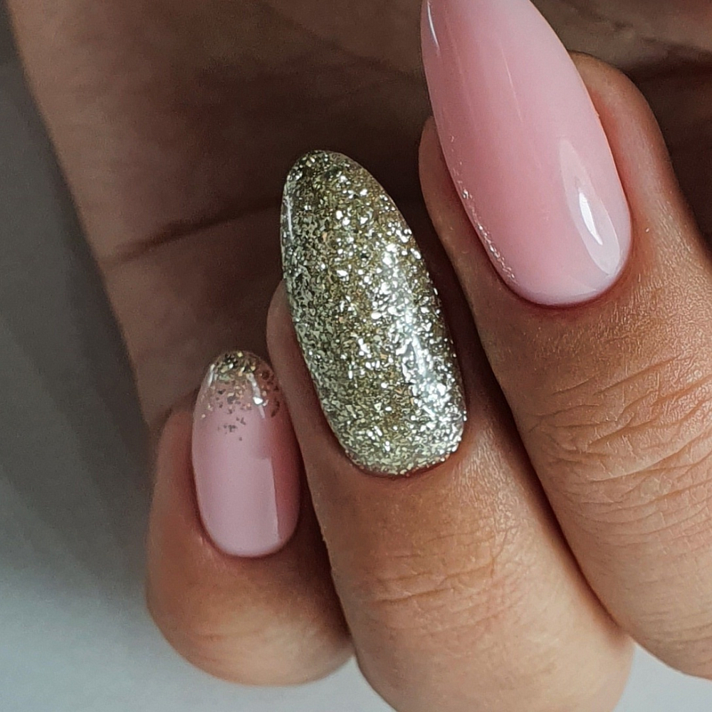 Дизайн ногтей. Товар: BSG, Colloration Hard - цветная жесткая база №63, 20 мл