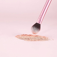 Real Techniques, кисть для хайлайтера (Setting Brush)
